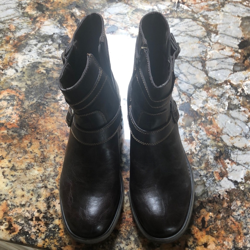Brand new Men short brown boots leather from Italy